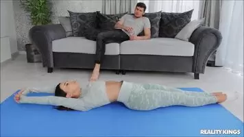 Alyssia Kent - Lend Alyssia A Hand
