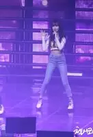 Gfriend - Yuju’s beautiful fit tummy!