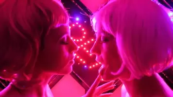 Pink kisses