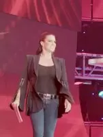 What would you do if Steph walks into a business meeting you're part of like this?
