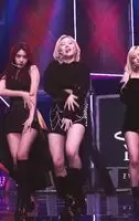 EVERGLOW - Mia