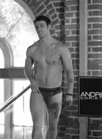 Strut.