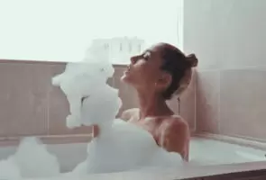 anyone else wish they could join her in the bath?