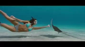 Jessica Alba's great bikini plot in Into the Blue