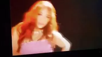f Luna Bends Over and Shakes her Ass on Stage