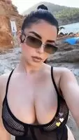 👀