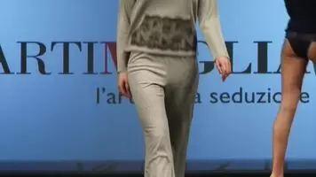 Pajamas no-bra jiggles! (Eleonora Melosi