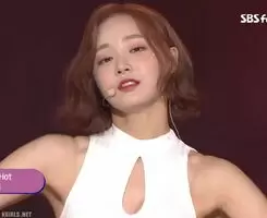 MOMOLAND - Yeonwoo