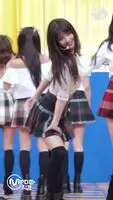 TWICE - Momo's momos and Jeongyeon's legs