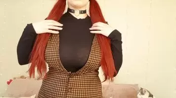 Big tiddy smol kitty