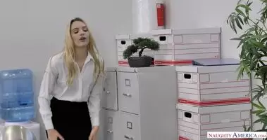 Blonde Babe Trying To Earn A Promotion