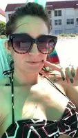 I get so horny sunbathing 🤨