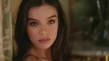 Hailee Steinfeld
