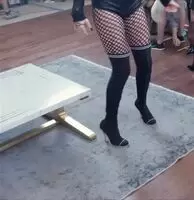 Taylor Swift's cute awkward dancing gets me rock hard