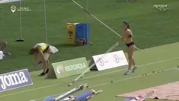 Clara Fernandez Pole Vault