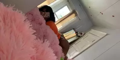Do you like the way I move my ass? 🤍