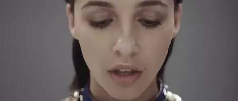 Naomi Scott‘s got such a fuckable face
