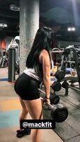 Ariel Winter flaunting her big ass in the gym