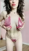 Let’s play!!! Get a quick cum cam sesh, domme/vanilla sexting sesh, order a dick rate or custom video, maybe check out my clips and subscription sites! I got a lot to offer! Available now 💖