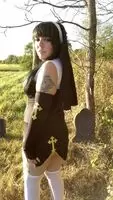 Wanna worship on my altar? 🖤