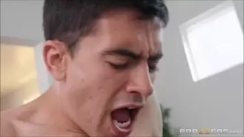 Sofia Rose helps Jordi to cum more