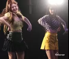 Momoland - Ahin & Nancy bouncing around!