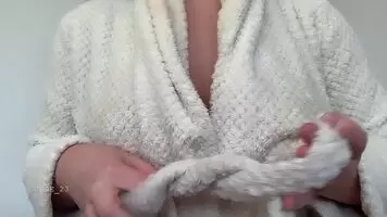 Do you like what's under my robe? 😏💕