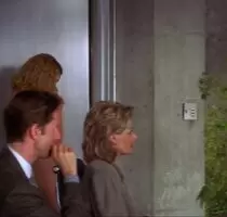 Elizabeth Shue's ass does a little jiggling while she walks