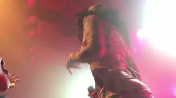 Seems Charli XCX’s ass is hypnotic too...