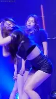 Pristin - Rena & Sungyeon