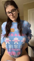 Cutie with a jiggly titty drop