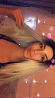 Let's get high and play together! This fetish friendly college teen is around for 420 vanilla and domme sessions. Check out my premium snap to see what other naughty things I get up to! //
