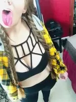 Pull my braids and make me say “ahhhhh” 👅