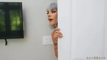 Gabbie Carter - Sneaky Shower Sex