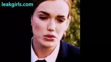 Elizabeth Henstridge - Deep Throat!