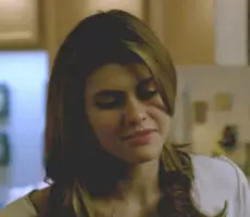 That look from Alexandra Daddario 👀