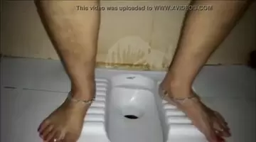 Indian Aunty Pissing