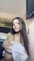 Dropping my 19 year old titties for you.. do you like them? 🙈✨