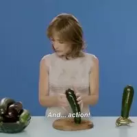 Gillian Anderson clearly gives great hand jobs