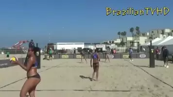 The server for the Argentinian volleyball team is so thicc her phat ass tries to eat her bikini bottom