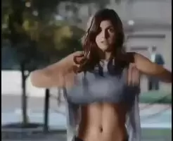 Alexandra Daddario's boobs on point! 👍🏼