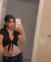Love dressing up and getting all pretty to go out to my living room😌