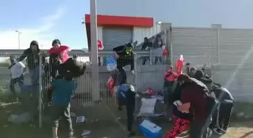 bbw enf gets stuck on fence