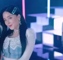 Momoland - Bouncy Nancy