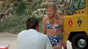 Amy Adams plot in Psycho Beach